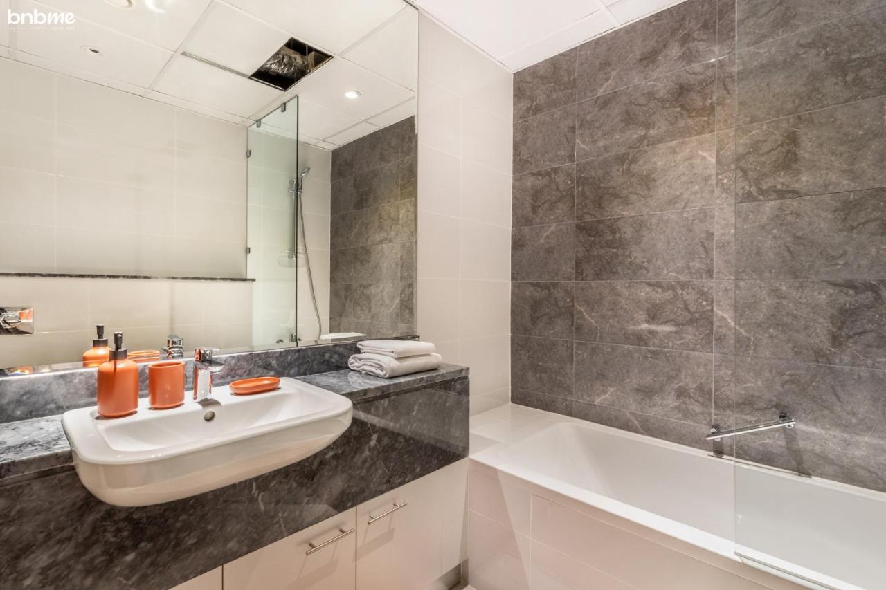Bnbmehomes - Luxury 2B Apt - Al Habtoor - Amna Tower - 5044 Дубай Екстер'єр фото